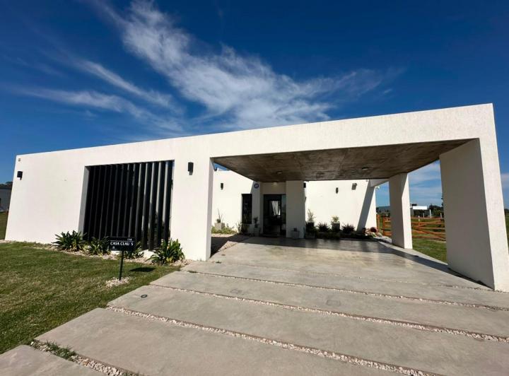 Casa · 180m² · 5 Ambientes