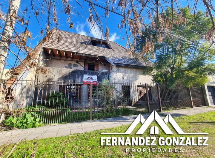 Casa · 188m² · 5 Ambientes · 3 Cocheras