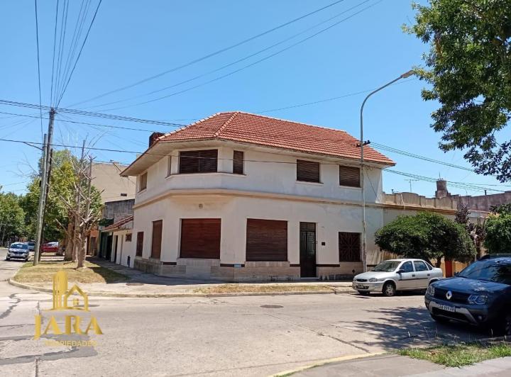 Casa · 299m² · 7 Ambientes · 1 Cochera