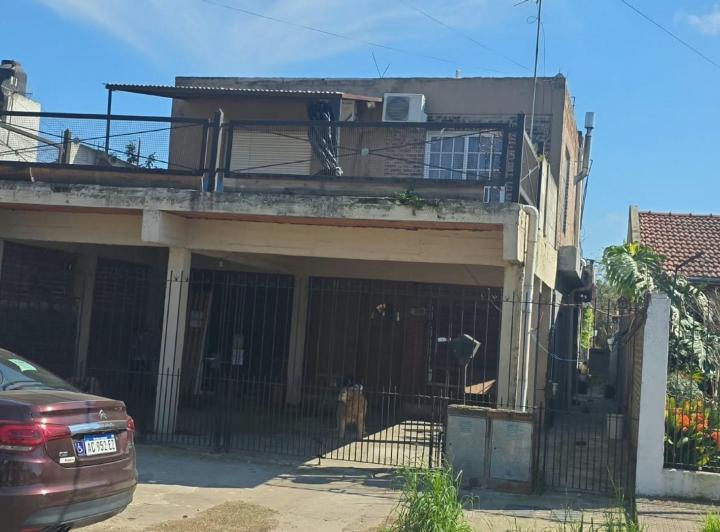 Casa · 70m² · 6 Ambientes · 1 Cochera