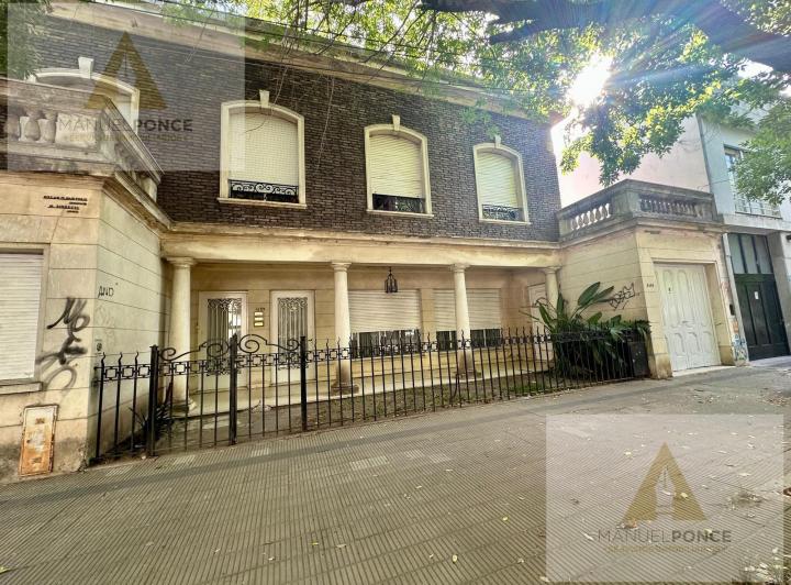 Casa · 396m² · 5 Ambientes · 1 Cochera