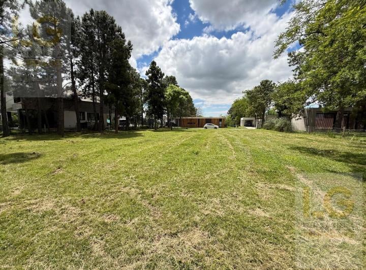 Terreno · 962m²