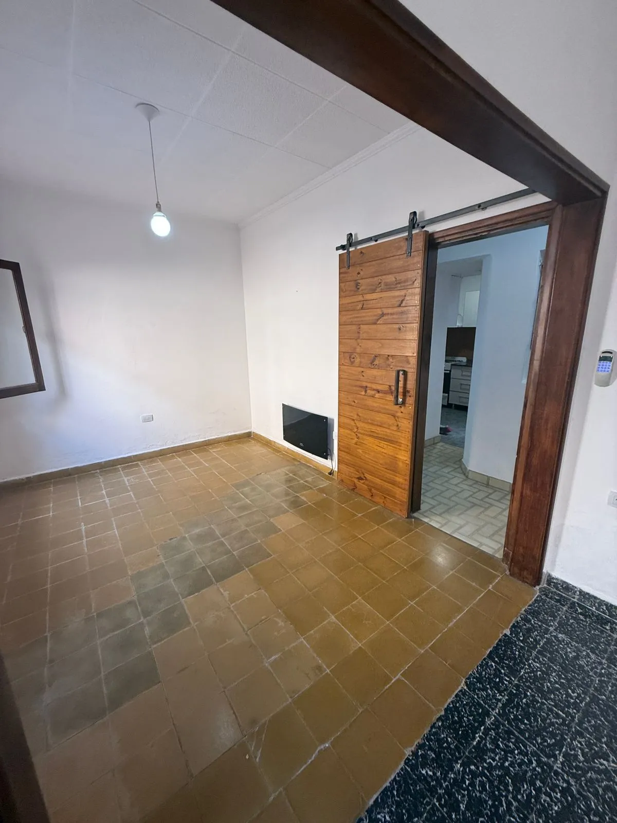 VENDO DPTO DE 2 DORMITORIOS EN PASAJE ANTRANICK 833 Bº PUEYRREDON