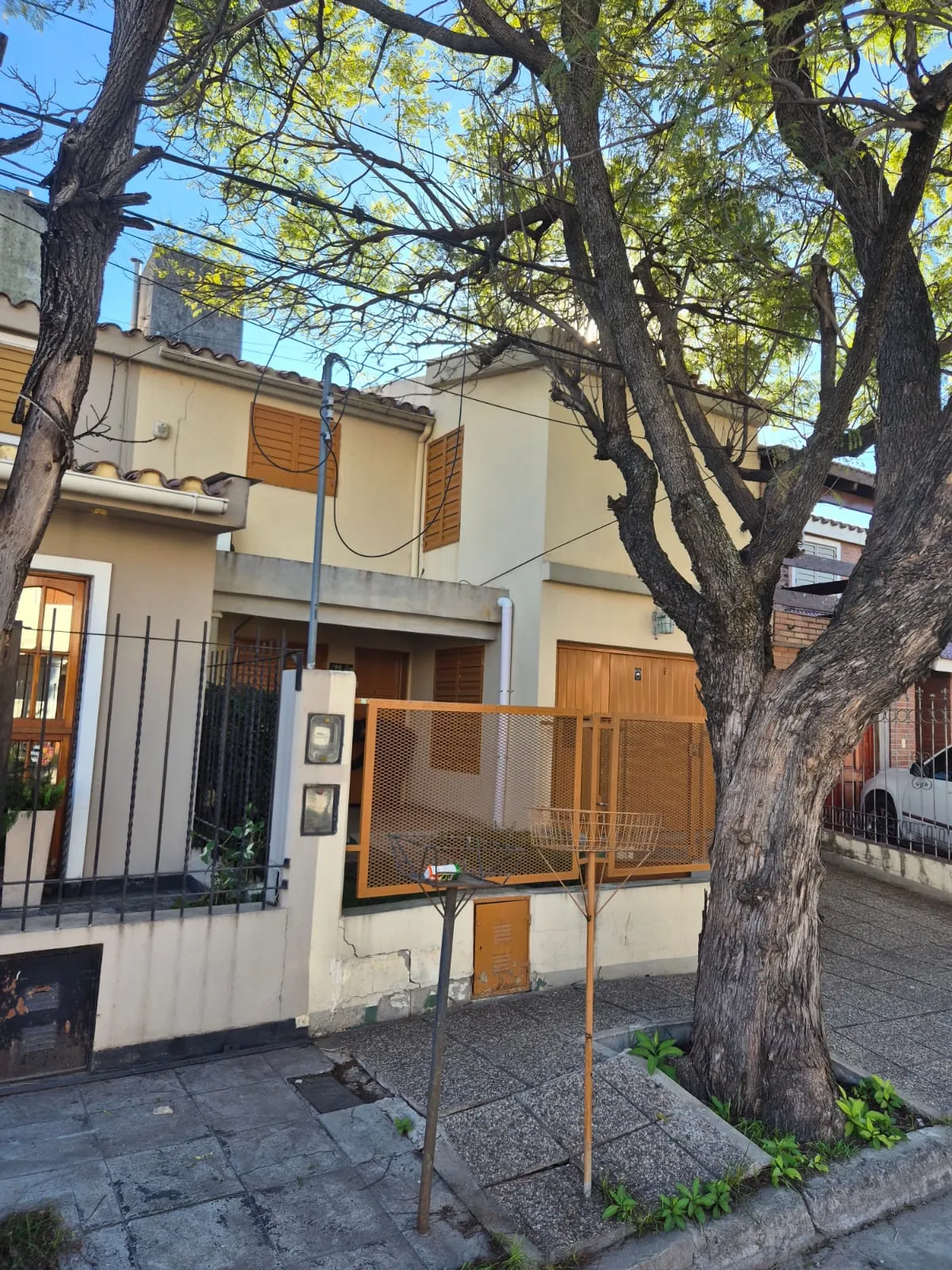 Barrio Juan B. Justo  - Casa dos Planta- Buen estado- 3 dormitorios