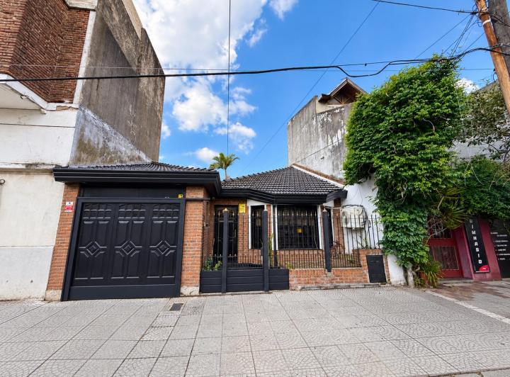 Casa · 180m² · 5 Ambientes · 1 Cochera