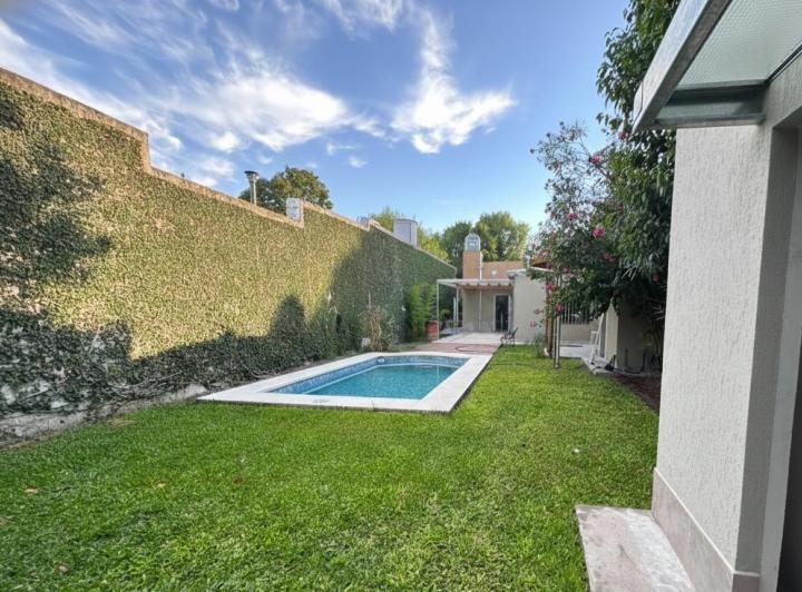 Casa · 70m² · 2 Ambientes · 1 Cochera