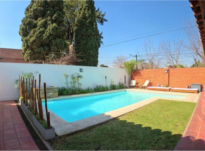 Casa · 121m² · 3 Ambientes · 2 Cocheras