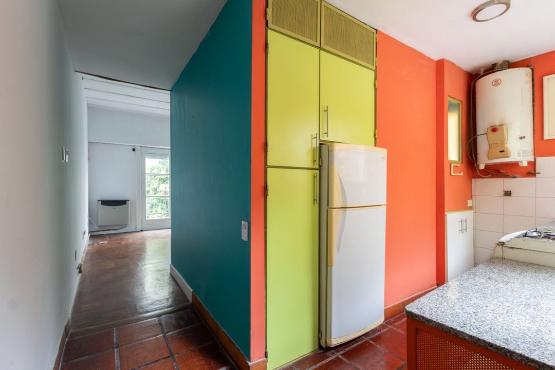 Venta Dpto 2 amb escritorio balcón Flores sin exp