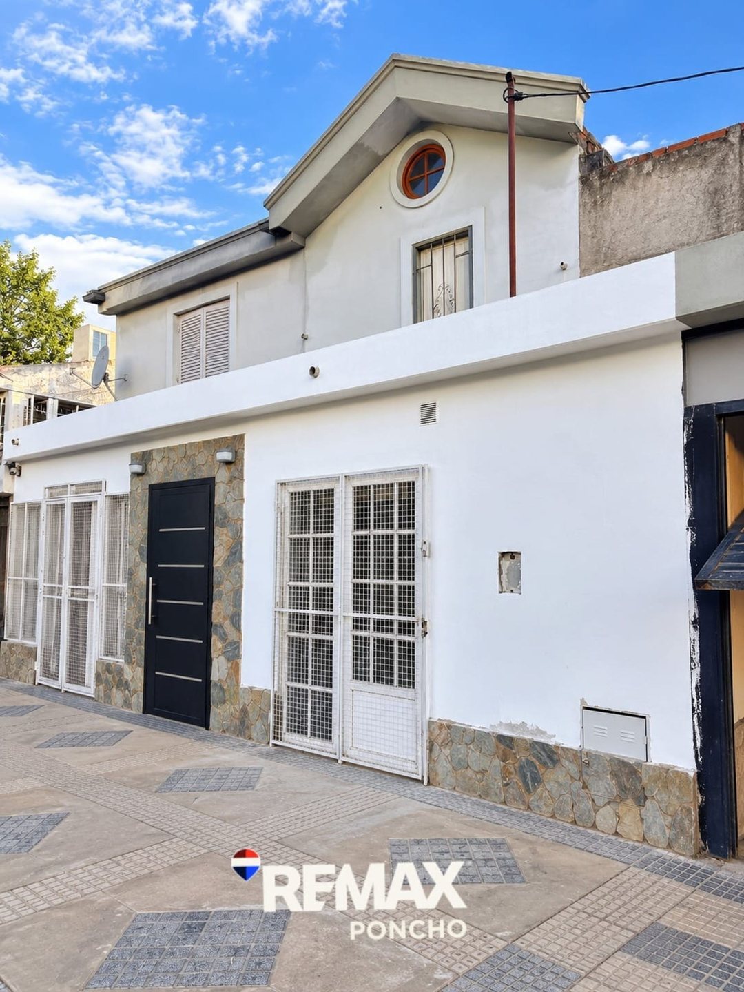 SE ALQUILA LOCAL COMERCIAL SOBRE AV MANUEL NAVARRO