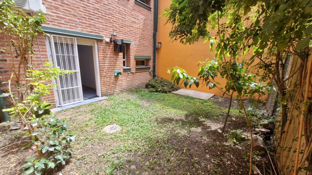 ALQ DPTO 2 AMB C/JARDÍN, PATIO, COCHERA Y BAULERA