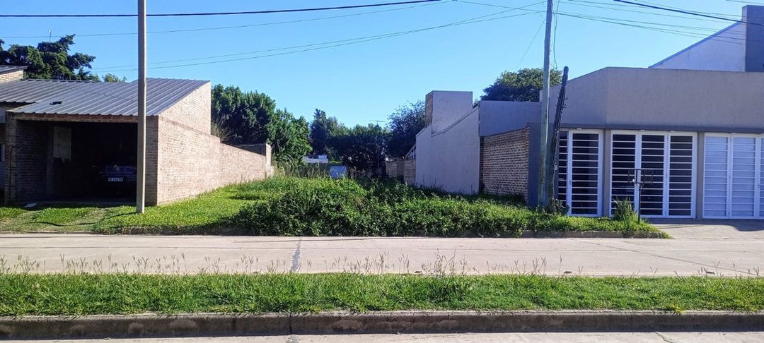 VENTA TERRENO SOBRE AV. ARGENTINA - BARRIO ESTE