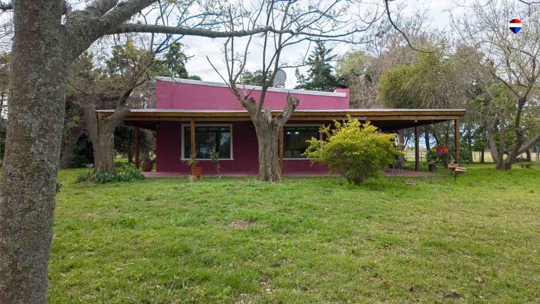Venta casa  5 ambientes con pileta en Monte