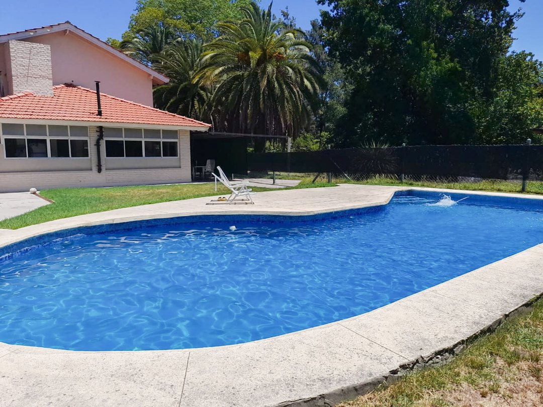 CASA CANNING VENTA 5 AMBIENTES LOS ROSALES PILETA
