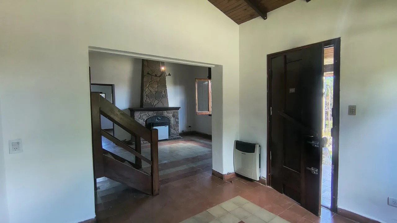 Casa de 3 Dorm y Pileta Villa Allende