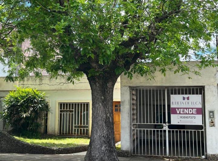 Casa · 140m² · 4 Ambientes · 1 Cochera