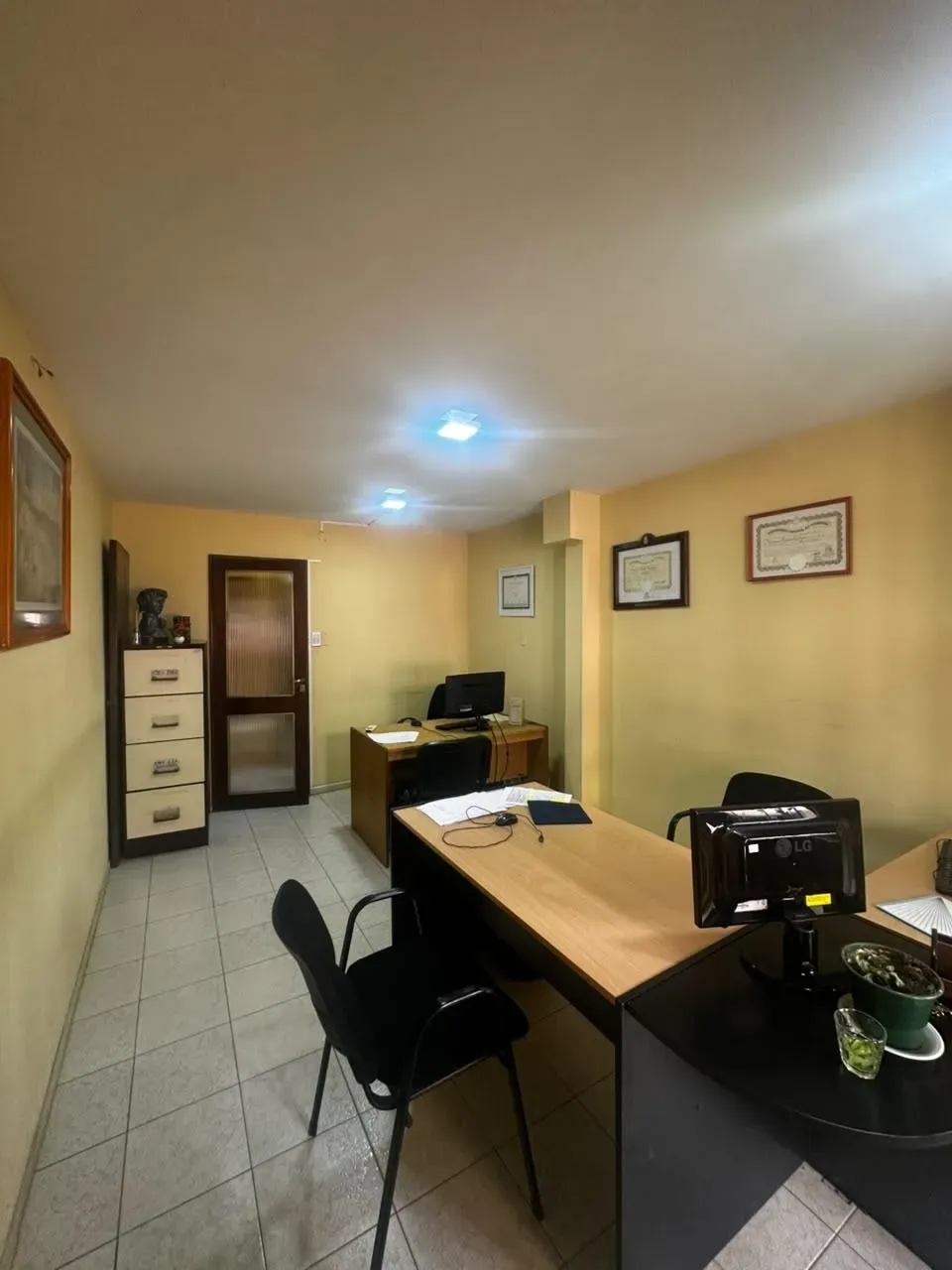 Oficina en venta en complejo Santo Domingo, edificio Genaro Perez.