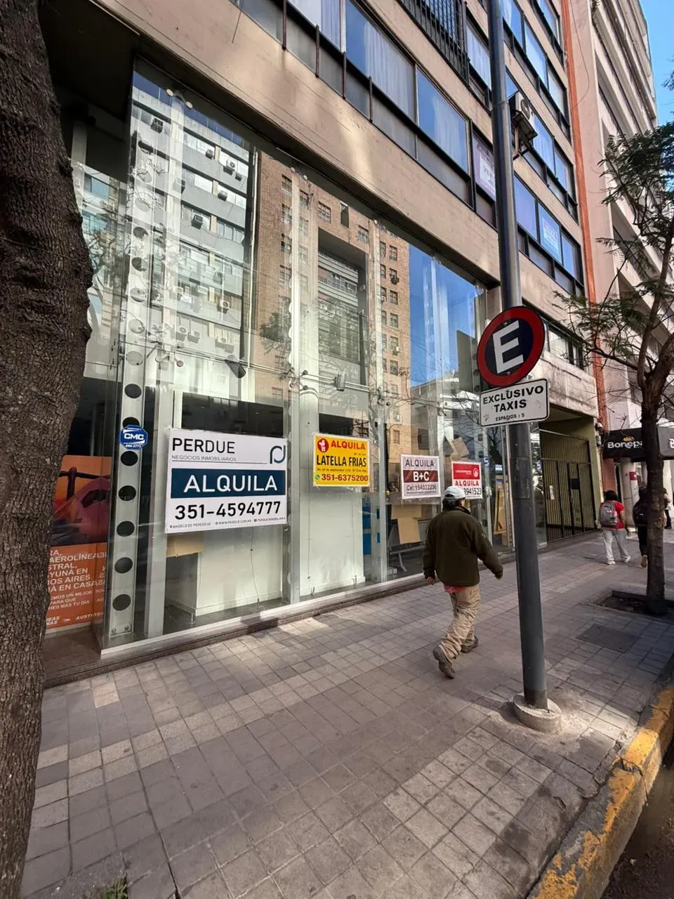 Importante Local en Alquiler sobre Av Colon Centro de Cordoba