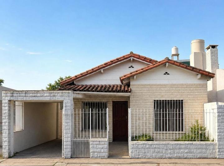 Casa · 87m² · 3 Ambientes · 1 Cochera
