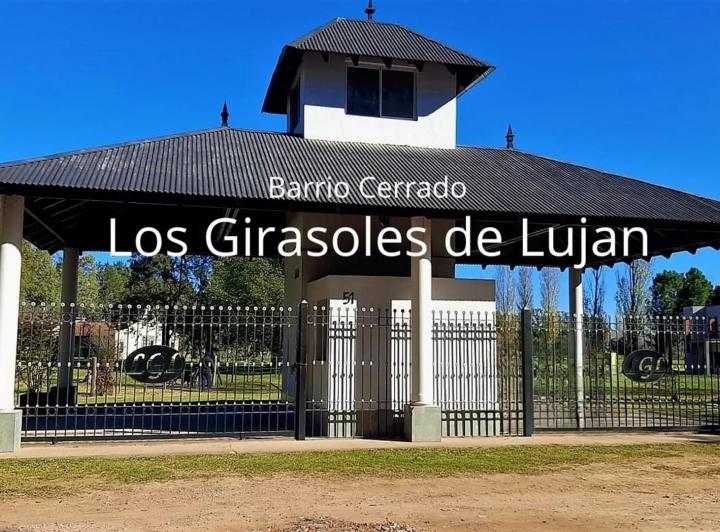 Terreno · 2700m²