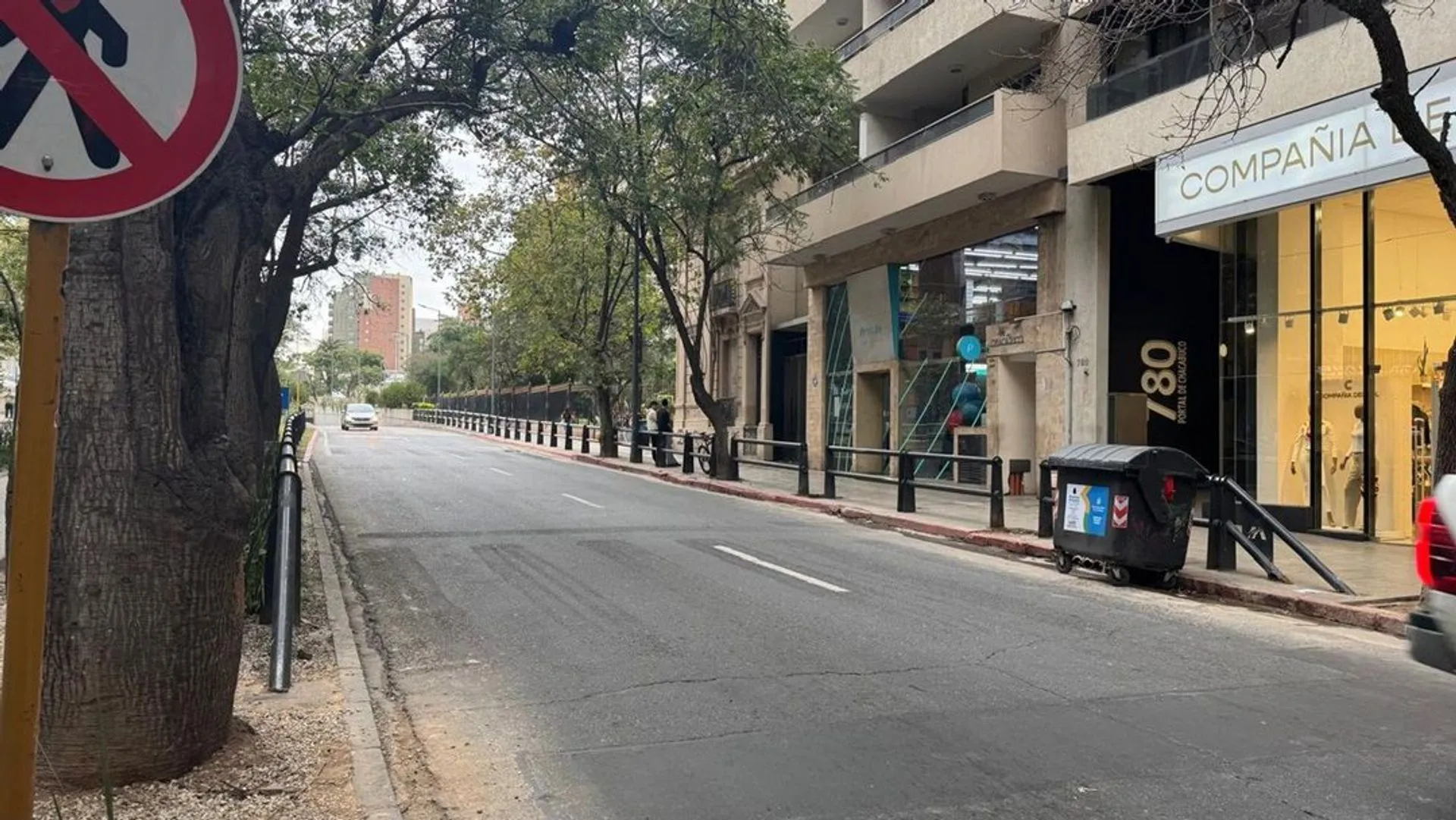 DEPARTAMENTO NUEVA CORDOBA CON BALCON Y COCHERA 3 DORM AMOBLADO BV CHACABUCO PISO 8º VENTA