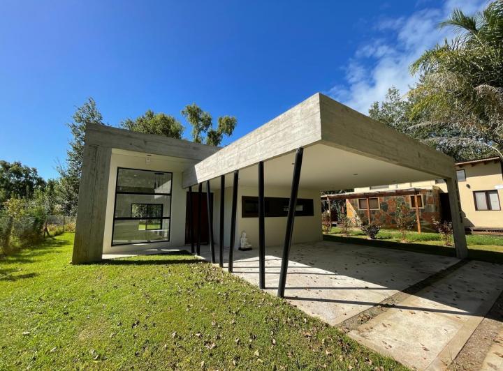 Casa · 150m² · 4 Ambientes · 1 Cochera