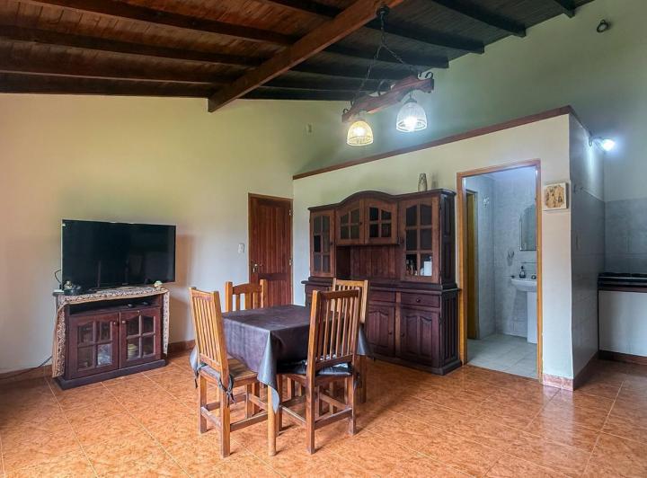 Casa · 217m² · 2 Ambientes · 3 Cocheras