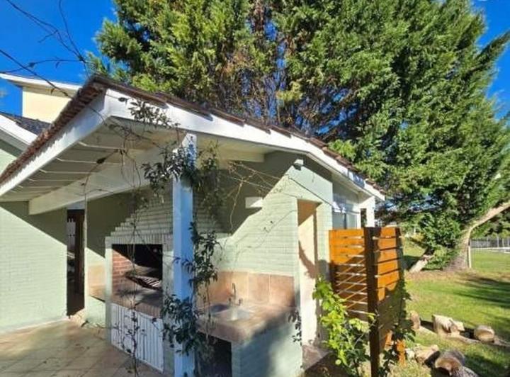 Casa · 198m² · 5 Ambientes · 1 Cochera