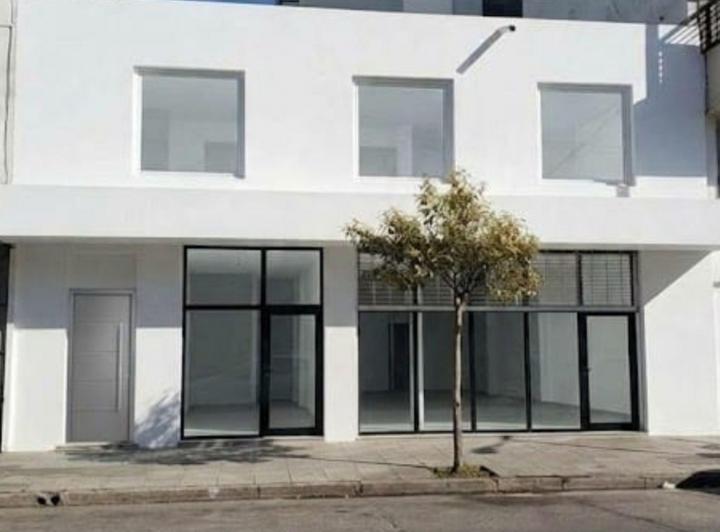Local comercial · 568m²