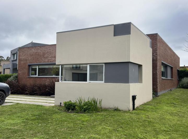 Casa · 850m² · 4 Ambientes