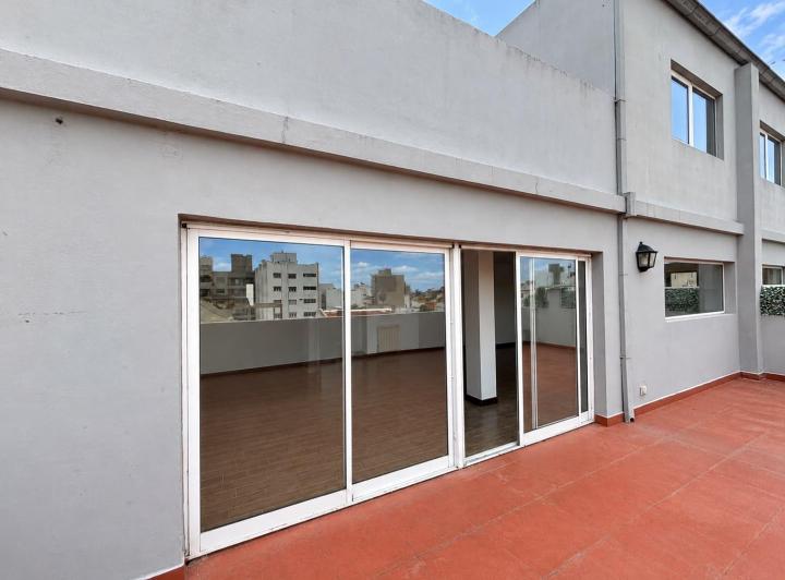 Departamento · 160m² · 4 Ambientes · 2 Cocheras