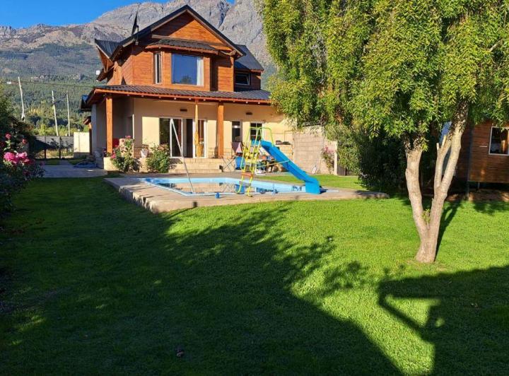 Casa · 220m² · 7 Ambientes · 1 Cochera