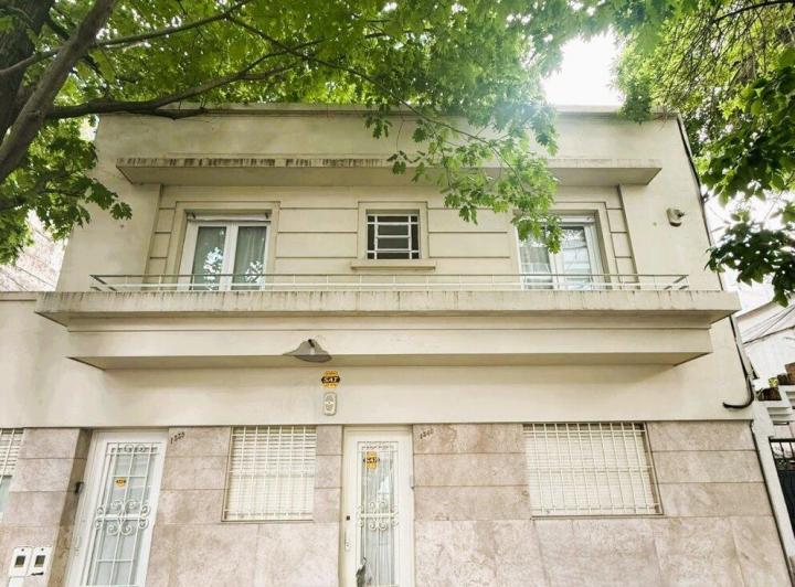 Local comercial · 105m² · 8 Ambientes