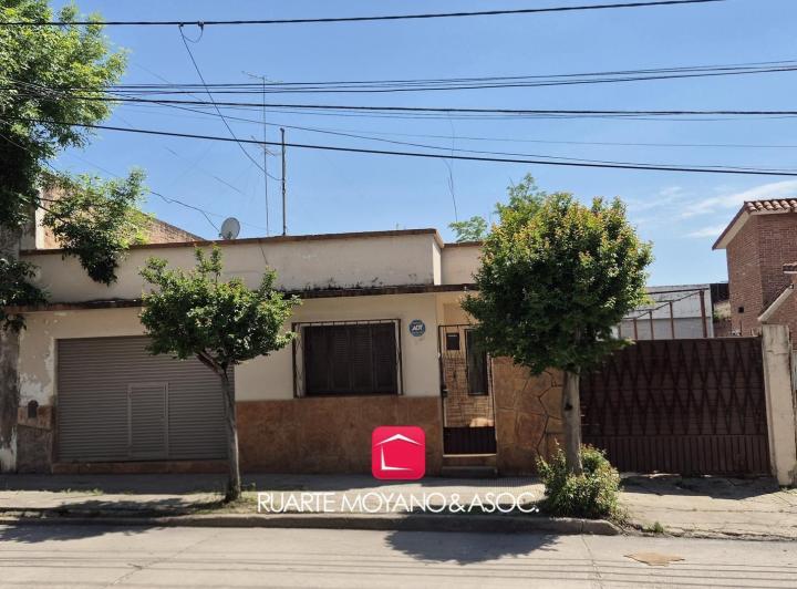 Casa · 489m² · 6 Ambientes · 1 Cochera