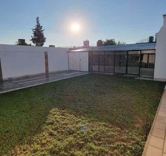 Casa · 180m² · 7 Ambientes · 3 Cocheras