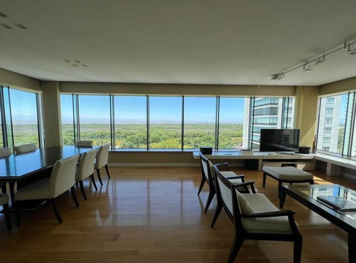 Departamento · 5 Ambientes · 3 Cocheras