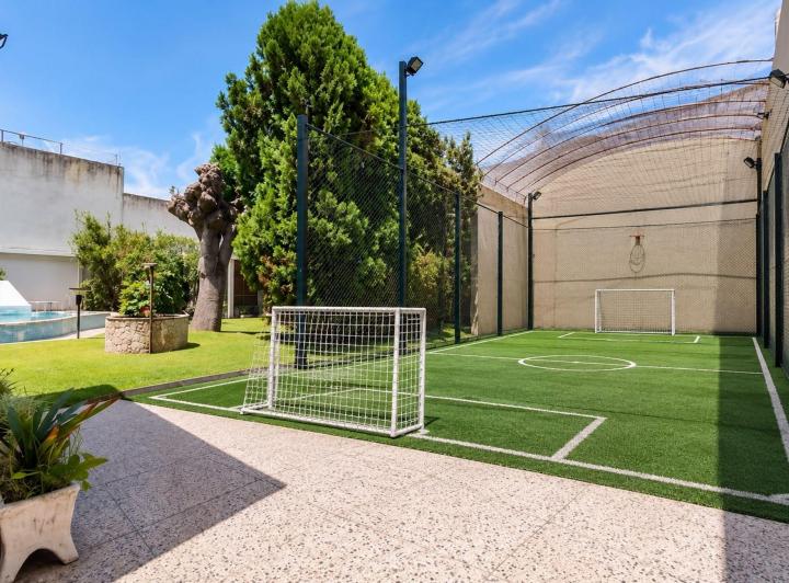 Casa · 282m² · 5 Ambientes · 2 Cocheras