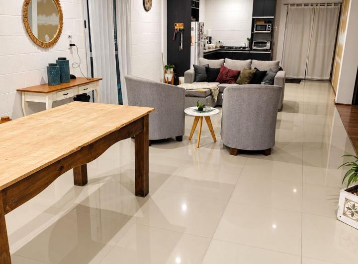 Casa · 140m² · 5 Ambientes