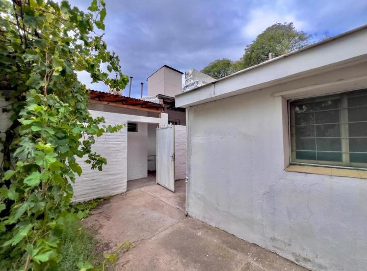 Casa · 356m² · 5 Dormitorios · 2 Cocheras