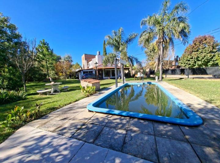 Casa · 220m² · 7 Ambientes · 1 Cochera