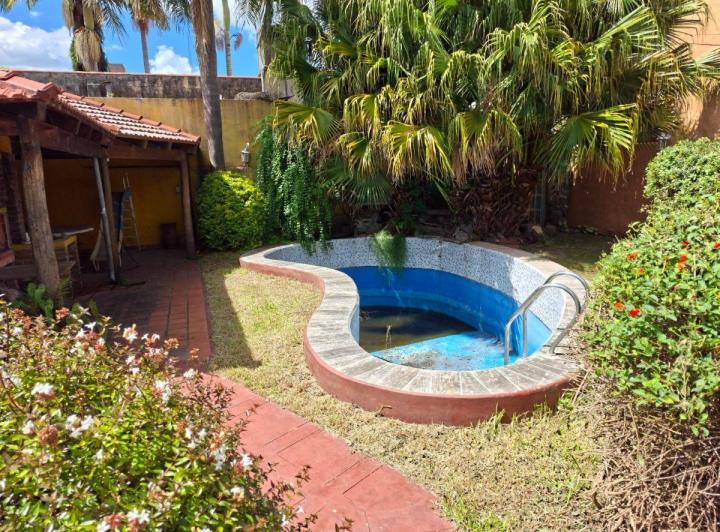 Casa · 383m² · 15 Ambientes · 1 Cochera