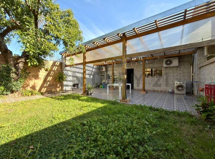 Casa · 141m² · 5 Ambientes · 2 Cocheras