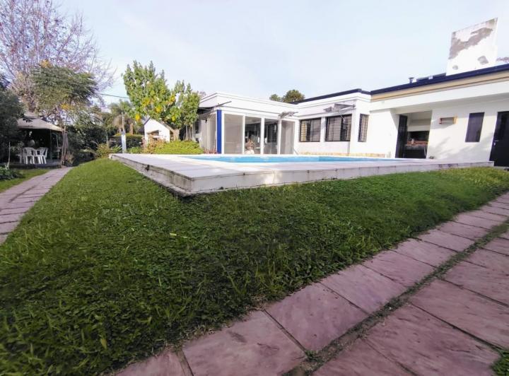 Casa · 171m² · 2 Dormitorios · 1 Cochera