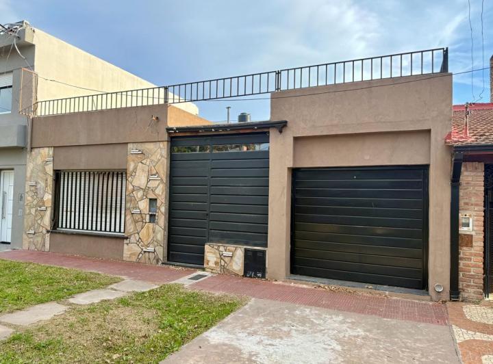 Casa · 142m² · 3 Ambientes · 1 Cochera