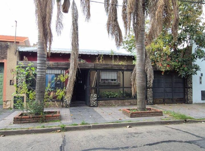 Casa · 148m² · 5 Ambientes · 1 Cochera