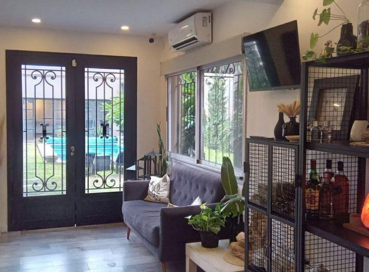 Casa · 335m² · 7 Ambientes · 2 Cocheras