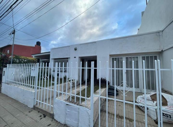 Casa · 139m² · 4 Ambientes · 2 Cocheras