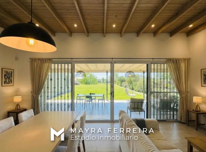 Casa · 1505m² · 4 Ambientes · 1 Cochera