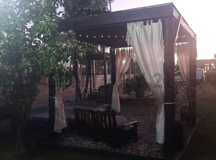 Casa · 300m²