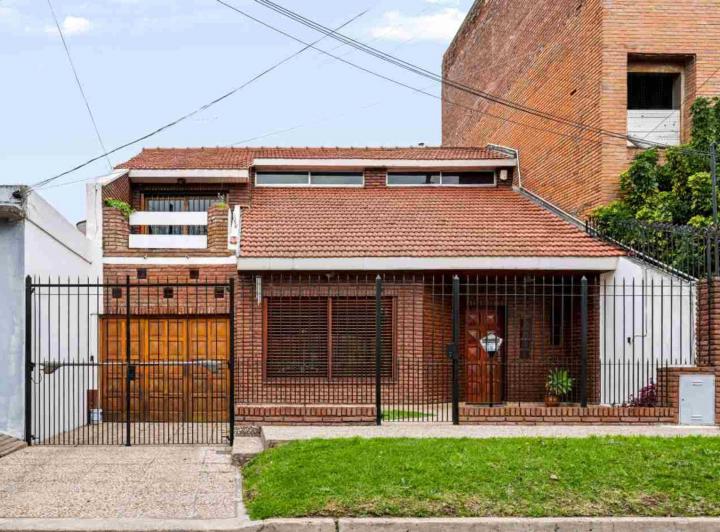 Casa · 152m² · 4 Ambientes · 1 Cochera