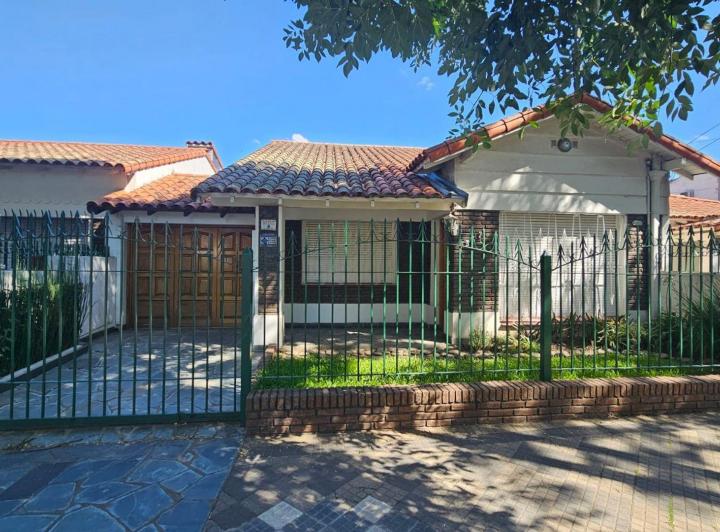Casa · 145m² · 4 Ambientes · 1 Cochera